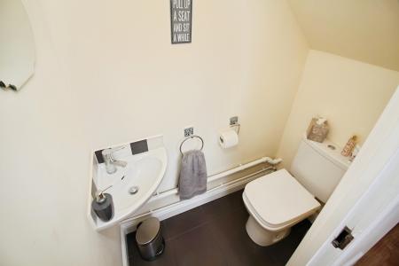 3 bedroom Detached house for sale in Courtyard Close, Syston, LE7