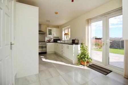 4 bedroom Detached house for sale in Dent Drive, Thurmaston, LE4