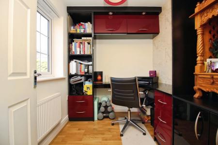 4 bedroom Detached house for sale in Dent Drive, Thurmaston, LE4