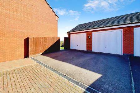 4 bedroom Detached house for sale in Dent Drive, Thurmaston, LE4