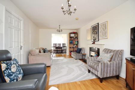 4 bedroom Detached house for sale in Dent Drive, Thurmaston, LE4