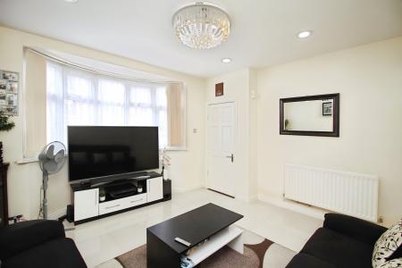 4 bedroom End of terrace house for sale in Dunbar Road, Leicester, LE4