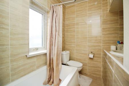 4 bedroom End of terrace house for sale in Dunbar Road, Leicester, LE4