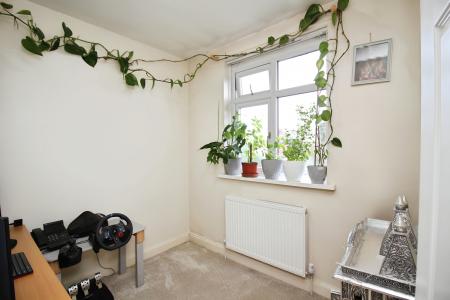 4 bedroom End of terrace house for sale in Dunbar Road, Leicester, LE4