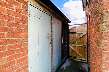 3 bedroom End of terrace house for sale in East Avenue, Syston, LE7