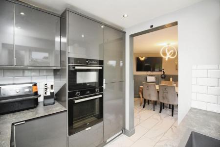 3 bedroom Terraced House for sale in East Avenue, Syston, LE7