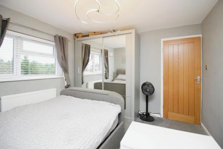 3 bedroom Terraced House for sale in East Avenue, Syston, LE7