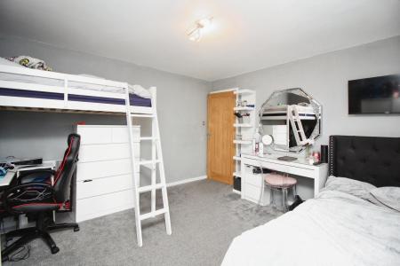 3 bedroom Terraced House for sale in East Avenue, Syston, LE7