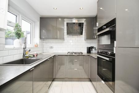 3 bedroom Terraced House for sale in East Avenue, Syston, LE7