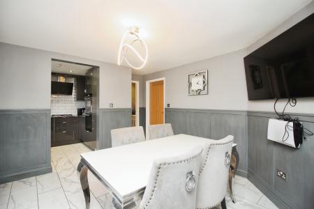 3 bedroom Terraced House for sale in East Avenue, Syston, LE7