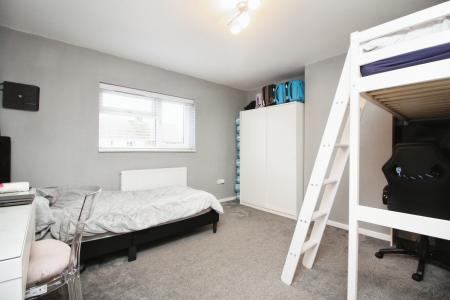 3 bedroom Terraced House for sale in East Avenue, Syston, LE7