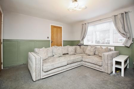 3 bedroom Terraced House for sale in East Avenue, Syston, LE7