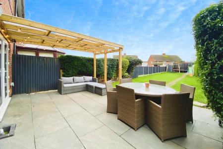 3 bedroom Terraced House for sale in East Avenue, Syston, LE7