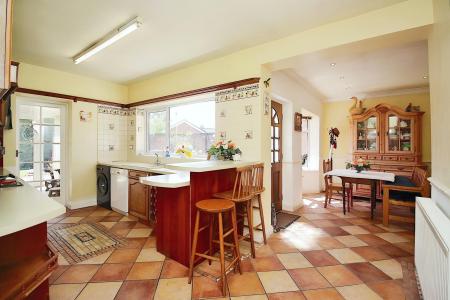 3 bedroom Detached bungalow for sale in Eastfield Road, Thurmaston, LE4