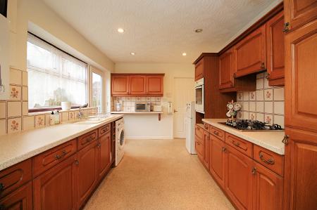 4 bedroom Detached bungalow for sale in Eastfield road, Thurmaston, LE4