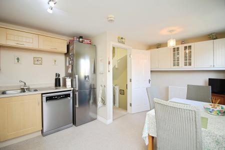 4 bedroom Town house for sale in Empingham Drive, Syston, LE7