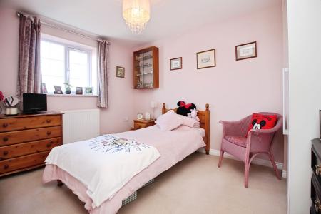 4 bedroom Town house for sale in Empingham Drive, Syston, LE7