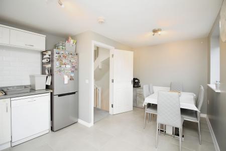 4 bedroom Town house for sale in Empingham Drive, Syston, LE7