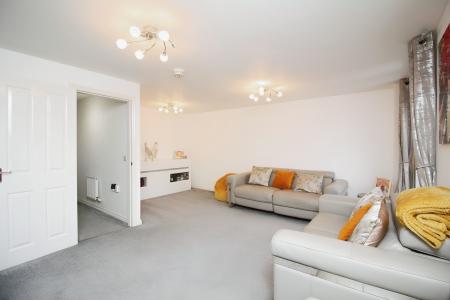 4 bedroom Town house for sale in Empingham Drive, Syston, LE7