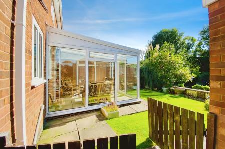 3 bedroom Semi-detached house for sale in Fieldgate Crescent, Birstall, LE4