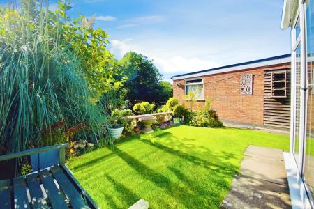 3 bedroom Semi-detached house for sale in Fieldgate Crescent, Birstall, LE4