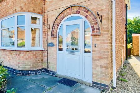 3 bedroom Semi-detached house for sale in Fieldgate Crescent, Birstall, LE4