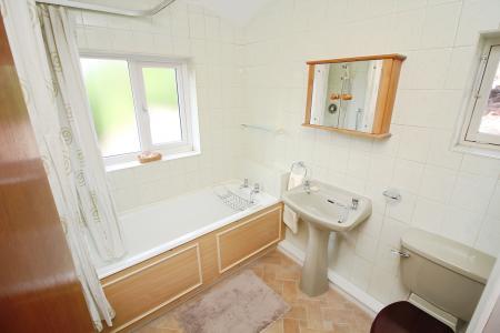 3 bedroom Semi-detached house for sale in Fieldgate Crescent, Birstall, LE4