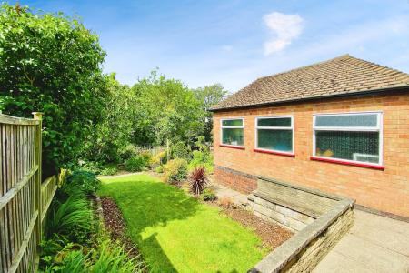 3 bedroom Semi-detached house for sale in Fieldgate Crescent, Birstall, LE4