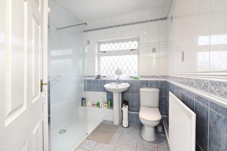 3 bedroom Semi-detached house for sale in Fielding Road, Birstall, LE4