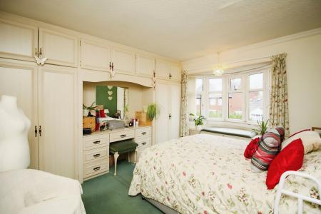 3 bedroom Semi-detached house for sale in Fosse Way, Syston, LE7