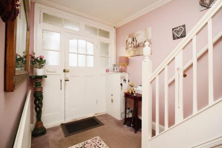 3 bedroom Semi-detached house for sale in Fosse Way, Syston, LE7