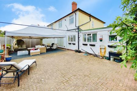 3 bedroom Semi-detached house for sale in Fosse Way, Syston, LE7