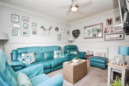 3 bedroom Semi-detached house for sale in Fosse Way, Syston, LE7