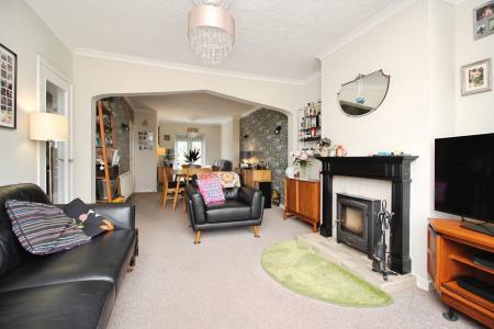 3 bedroom Semi-detached house for sale in Fosse Way, Syston, LE7