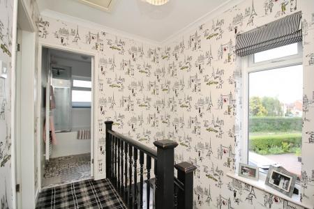 3 bedroom Semi-detached house for sale in Fosse Way, Syston, LE7