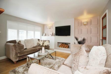 4 bedroom Semi-detached house for sale in Foxglove Close, East Goscote, LE7