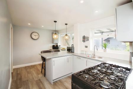 4 bedroom Semi-detached house for sale in Foxglove Close, East Goscote, LE7