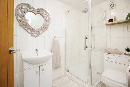 4 bedroom Semi-detached house for sale in Foxglove Close, East Goscote, LE7