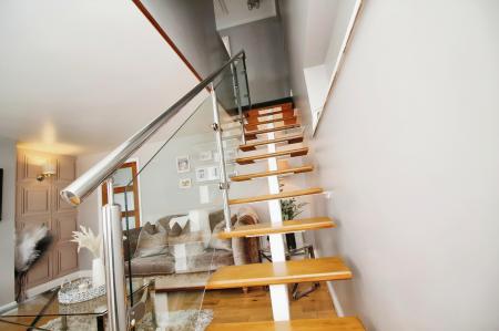 4 bedroom Semi-detached house for sale in Foxglove Close, East Goscote, LE7