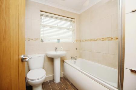 4 bedroom Semi-detached house for sale in Foxglove Close, East Goscote, LE7