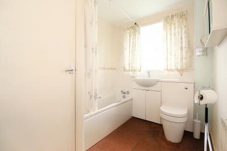3 bedroom End of terrace house for sale in Gardenfield Road, Leicester, LE4