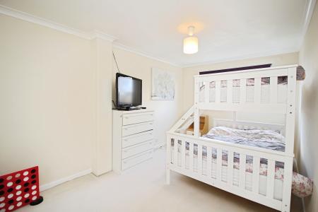 3 bedroom Terraced House for sale in Gardenfield Road, Thurmaston, LE4