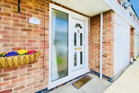 3 bedroom Terraced House for sale in Gardenfield Road, Thurmaston, LE4