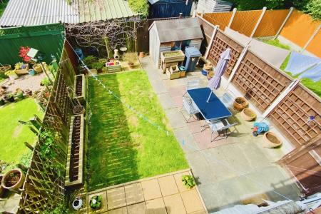 3 bedroom Terraced House for sale in Gardenfield Road, Thurmaston, LE4