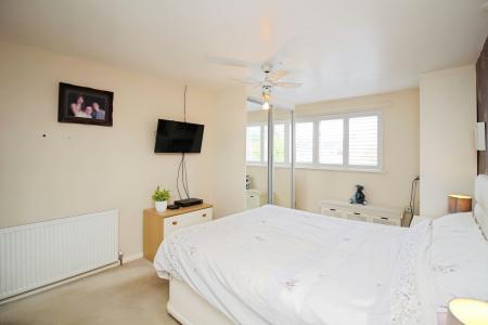 3 bedroom Terraced House for sale in Gardenfield Road, Thurmaston, LE4