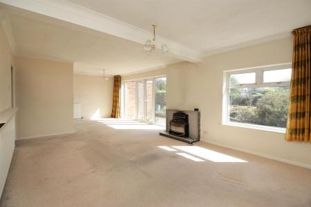 3 bedroom Bungalow for sale in Glebe Road, Queniborough, LE7