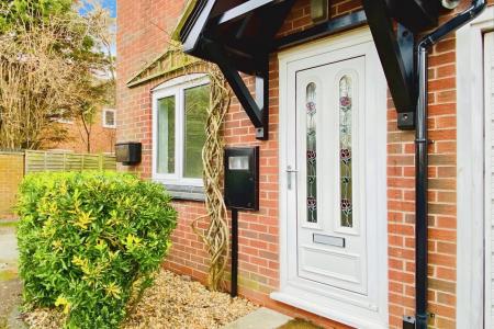 2 bedroom Link detached house for sale in Glebelands Road, Glebelands, Leicester, LE4