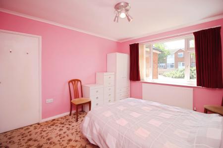 3 bedroom Semi-detached bungalow for sale in Goodes Lane, Syston, LE7