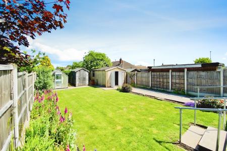 3 bedroom Semi-detached bungalow for sale in Goodes Lane, Syston, LE7