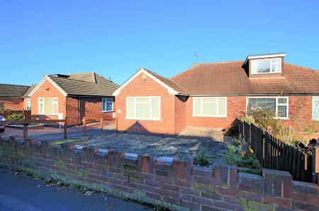 3 bedroom Semi-detached bungalow for sale in Goodes Lane, Syston, LE7